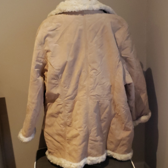 Coat - Picture 5 of 5